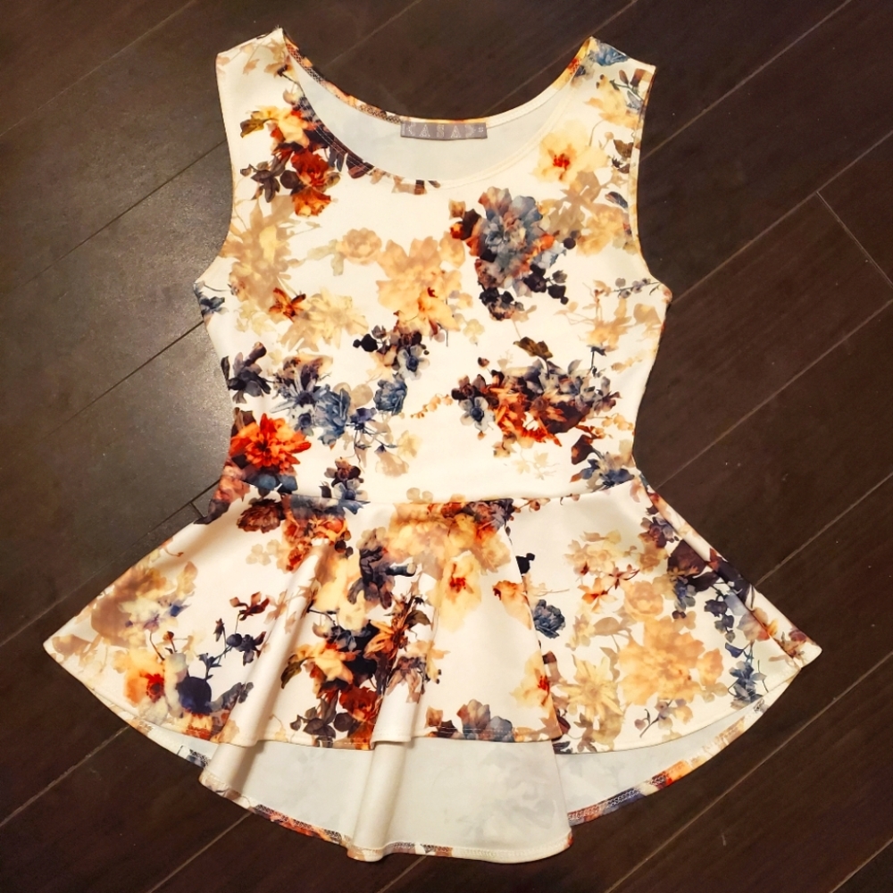 Asa Sakura Floral Sleeveless Tank Top with Ruffle Bottom, Small